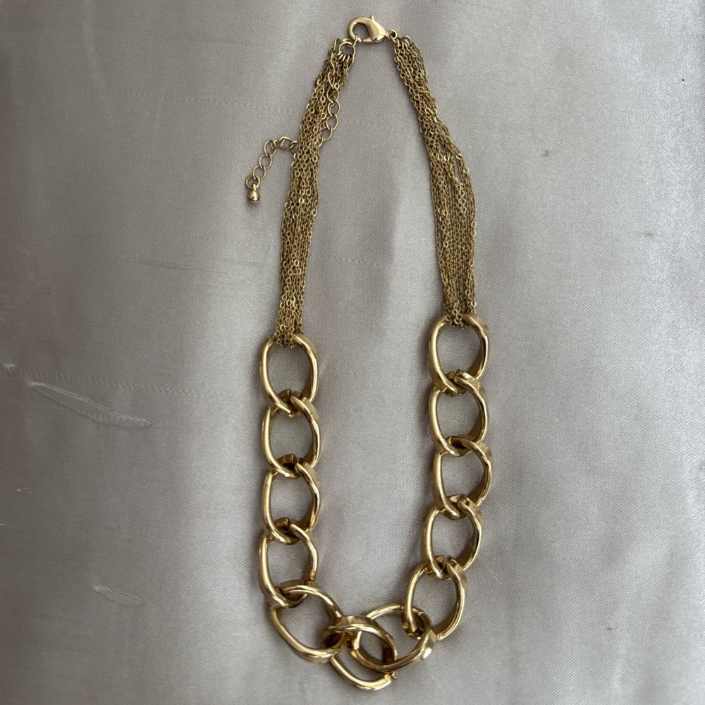 Elegant Gold Multi-Link Necklace - Picture 3 of 6